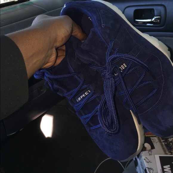 Air Jordan 11 low “Derek Jeter”AKA RE2PECT - Picture 3 of 5